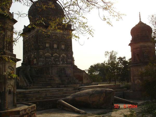 ಹಲವಾರು ಭಕ್ತರು 