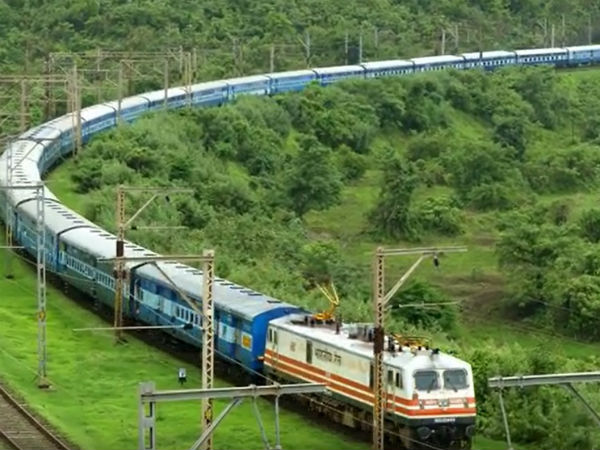 ರೈಲ್ವೆ ಮಾರ್ಗದ ಮೂಲಕ