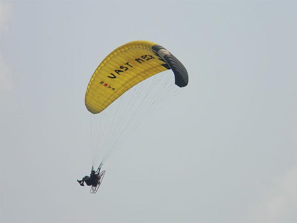 ಯೆಳಗಿರಿಯಲ್ಲಿ ಪಾರಾಗ್ಲೈಡಿ೦ಗ್!