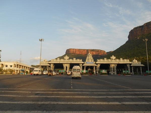 ಮುಸ್ಲಿಂರು ಭಕ್ತಿಯಿಂದ ಪೂಜಿಸುವ ಹಿಂದೂ ದೇವಾಲಯವಿದು....