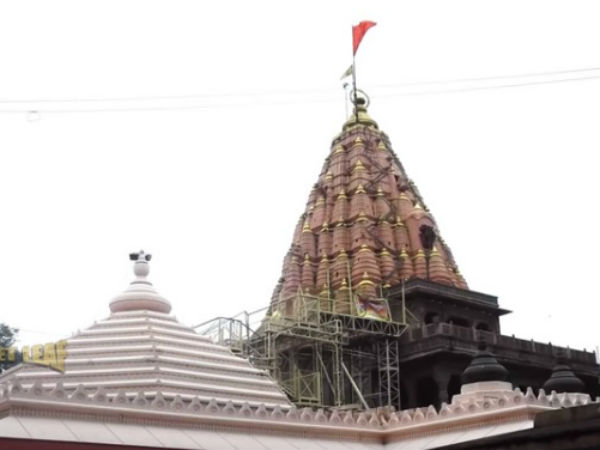 ಶವದ ಭಸ್ಮದಿಂದ ಅಭಿಷೇಕ ಮಾಡುತ್ತಾರೆ ಈ ಸ್ವಾಮಿಯನ್ನು.... ಶವದ ಭಸ್ಮದಿಂದ ಅಭಿಷೇಕ ಮಾಡುತ್ತಾರೆ ಈ ಸ್ವಾಮಿಯನ್ನು....