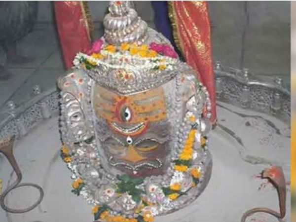 ಶವದ ಭಸ್ಮದಿಂದ ಅಭಿಷೇಕ ಮಾಡುತ್ತಾರೆ ಈ ಸ್ವಾಮಿಯನ್ನು.... ಶವದ ಭಸ್ಮದಿಂದ ಅಭಿಷೇಕ ಮಾಡುತ್ತಾರೆ ಈ ಸ್ವಾಮಿಯನ್ನು....