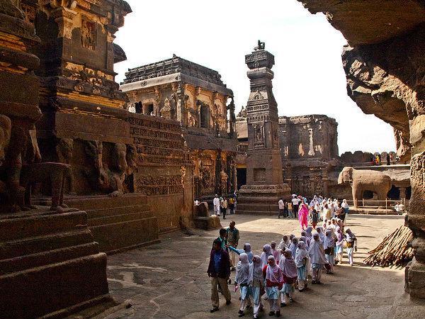 ಎಲ್ಲೊರಾ ಗುಹೆಗಳು ಎಲ್ಲೊರಾ ಗುಹೆಗಳು