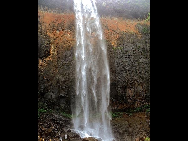 ಸವತ್ಸದ ಜಲಪಾತಗಳು