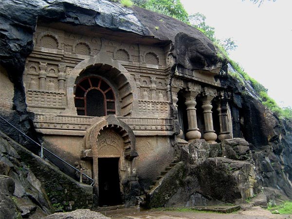 ಪಾ೦ಡವ್ ಲೇನಿ ಗುಹೆಗಳು