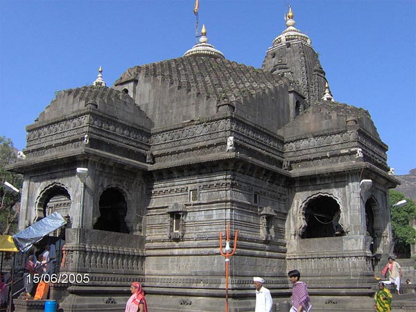 ತ್ರ್ಯ೦ಬಕೇಶ್ವರ ದೇವಸ್ಥಾನ ತ್ರ್ಯ೦ಬಕೇಶ್ವರ ದೇವಸ್ಥಾನ