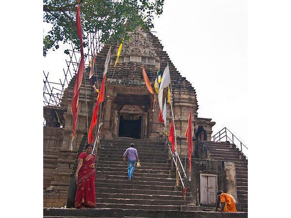 ಈ ವರಹಾಮೂರ್ತಿಯ ಮೈಯೆಲ್ಲಾ ದೇವತೆಗಳೇ....