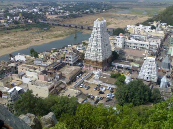 ಜಾತಕದಲ್ಲಿನ ದೋಷಗಳನ್ನು ಪರಿಹಾರ ಮಾಡಿಕೊಳ್ಳಲು ಪ್ರಖ್ಯಾತಿ ಪಡೆದ ಕ್ಷೇತ್ರಗಳು ಇವು...