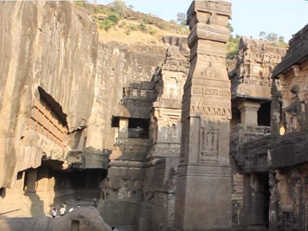 13.ನಿಜವಾಗಿಯೂ ಎಲ್ಲೋರ ಗುಹೆಗಳನ್ನು ಎಲಿಯನ್ಸ್‍ಗಳು ನಿರ್ಮಾಣ ಮಾಡಿದ್ದಾರೆಯೇ?