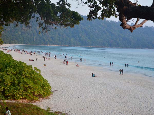 4) ರಾಧಾನಗರ ಬೀಚ್, ಅಂಡಮಾನ್ ಮತ್ತು ನಿಕೋಬಾರ್ ದ್ವೀಪಗಳು 