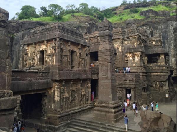 9.ನಿಜವಾಗಿಯೂ ಎಲ್ಲೋರ ಗುಹೆಗಳನ್ನು ಎಲಿಯನ್ಸ್‍ಗಳು ನಿರ್ಮಾಣ ಮಾಡಿದ್ದಾರೆಯೇ?