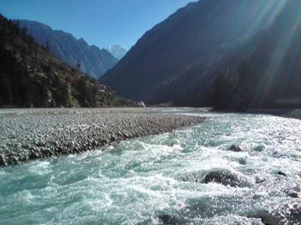 9.ಬಂಗಾರದ ನದಿ-ಈ ನದಿಯಲ್ಲಿ ಮರಳಿನ ಜೊತೆಗೆ ಬಂಗಾರ ದೊರೆಯುತ್ತದೆ...