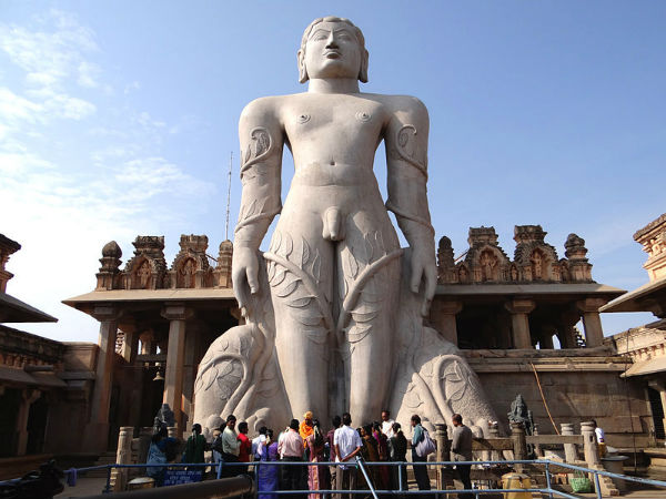 42 ಅಡಿ ಏಕಶಿಲೆಯ ಪ್ರತಿಮೆ 42 ಅಡಿ ಏಕಶಿಲೆಯ ಪ್ರತಿಮೆ