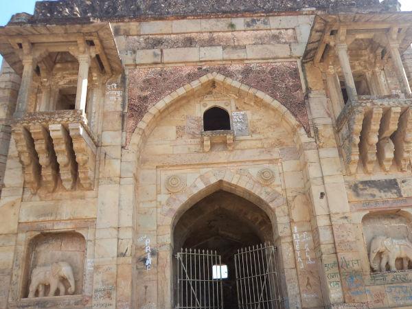 28 ಮೈಲುಗಳಲ್ಲಿ ವಿಸ್ತರಿಸಿ