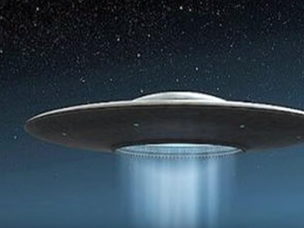 4.ಏಲಿಯನ್ಸ್ ಸಂಗತಿಗಳು