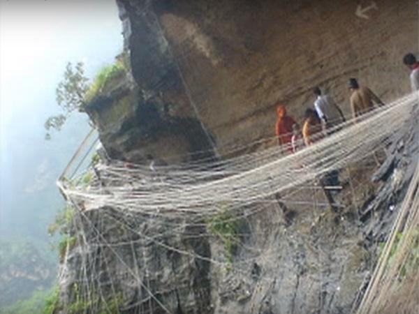 9.ಸ್ವಲ್ಪ ಜಾರಿದರು ಅಷ್ಟೇ...