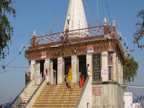 1.ಆತ್ಮಗಳು ಪೂಜಿಸುವ ದೇವಾಲಯವಿದು...