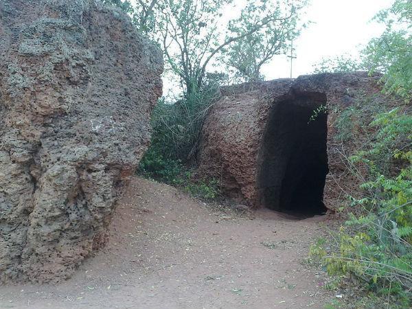 4.ಭೀಮ ನಳಪಾಕ ಮಾಡುತ್ತಿದ್ದ ಗುಹೆ! 4.ಭೀಮ ನಳಪಾಕ ಮಾಡುತ್ತಿದ್ದ ಗುಹೆ!