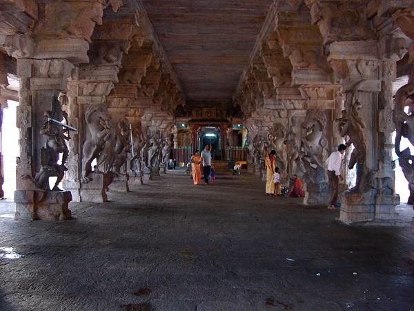 4.ಸುಂದರನಾಗಿದ್ದಾನೆ