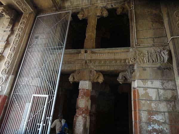 8.ತನ್ನ ತಾಯಿಯ ಹೆಸರಿನ ಮೇಲೆ ನಾಮಕರಣ