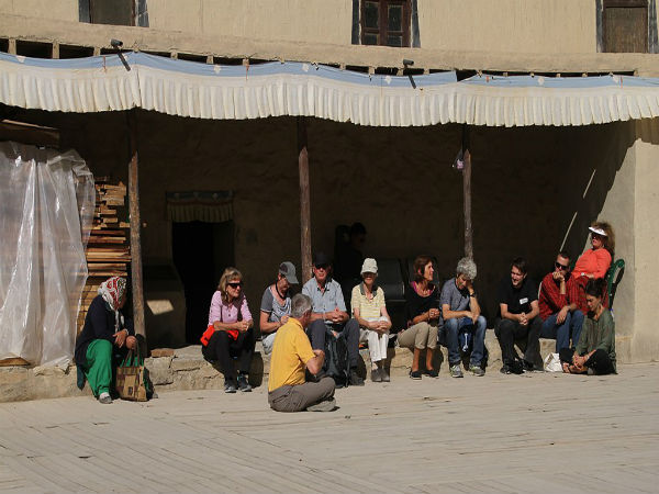 ವಸತಿಗೃಹಗಳಿವೆ