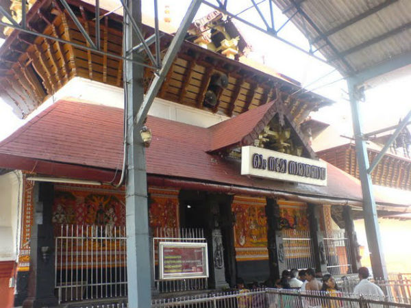 ಹಿಂದೂಗಳಿಗಷ್ಟೇ ಅನುಮತಿ ಹಿಂದೂಗಳಿಗಷ್ಟೇ ಅನುಮತಿ
