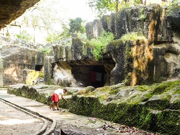 ೩.ನೂರು ಕಾಲ ಸುಮಂಗಳಿಯಾಗಿರಲು ಭೇಟಿ ನೀಡುತ್ತಾರಂತೆ ಇಲ್ಲಿಗೆ...