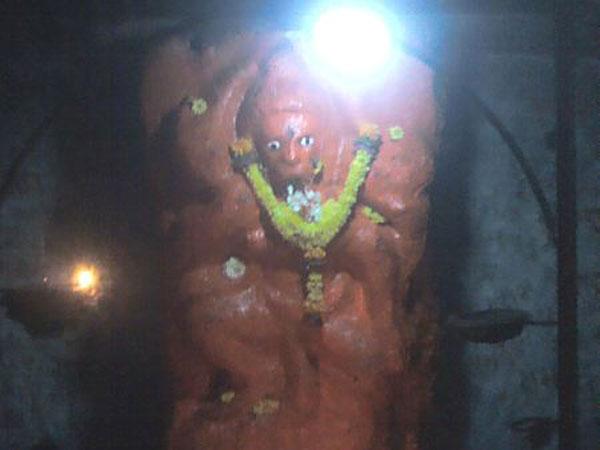 ೫.ನೂರು ಕಾಲ ಸುಮಂಗಳಿಯಾಗಿರಲು ಭೇಟಿ ನೀಡುತ್ತಾರಂತೆ ಇಲ್ಲಿಗೆ...