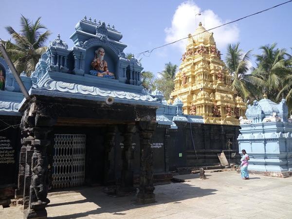 6.ಒಂದೇ ಜಗಲಿಯ ಮೇಲೆ