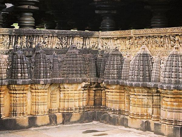 ೬. ಗರ್ಭಗುಡಿ