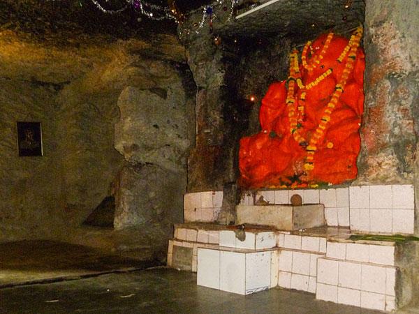 7.ನೂರು ಕಾಲ ಸುಮಂಗಳಿಯಾಗಿರಲು ಭೇಟಿ ನೀಡುತ್ತಾರಂತೆ ಇಲ್ಲಿಗೆ...