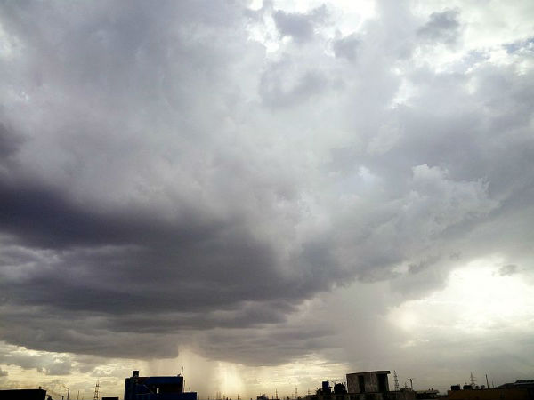 ಕೇಸರಿ ಹಾಗೂ ಚಂದನದ ಮಳೆ 