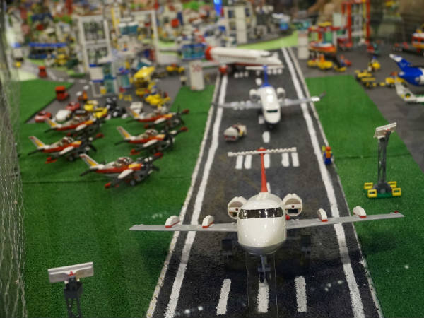 ಆಟಿಕೆ ವಿಮಾನ 