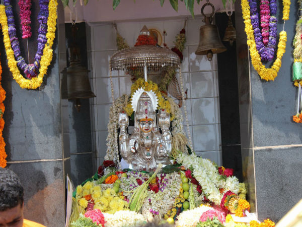 ಊರ ದೇವತೆ ದೇವಿರಮ್ಮ ಊರ ದೇವತೆ ದೇವಿರಮ್ಮ