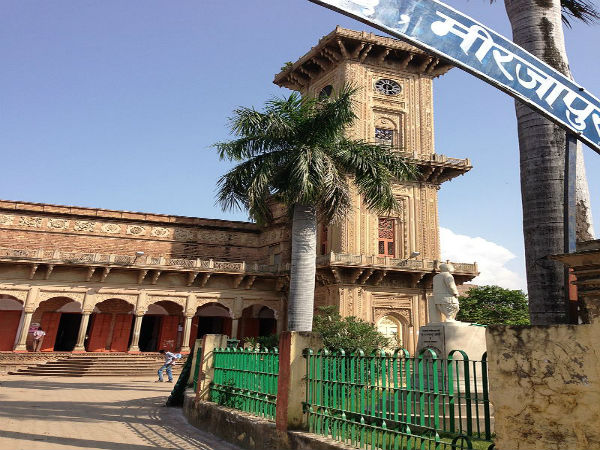 ಗಡಿಯಾರ ಗೋಪುರ ಗಡಿಯಾರ ಗೋಪುರ