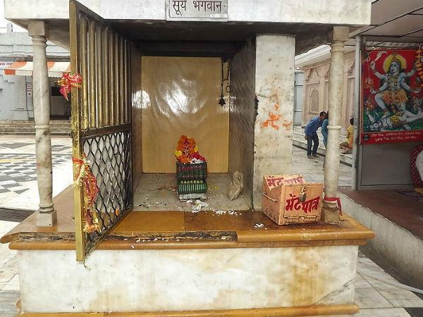 ರಾಕ್ಷಸನ ಸಂಹರಿಸಿದ ದೇವಿ