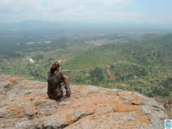  ಏಕಶಿಲೆಯ ಬಂಡೆ