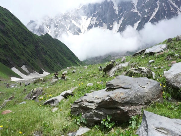 ಇಗ್ಲೂ ಕಲ್ಲಿನಿಂದ ರಚಿಸಲಾದ ಕುಂಡ