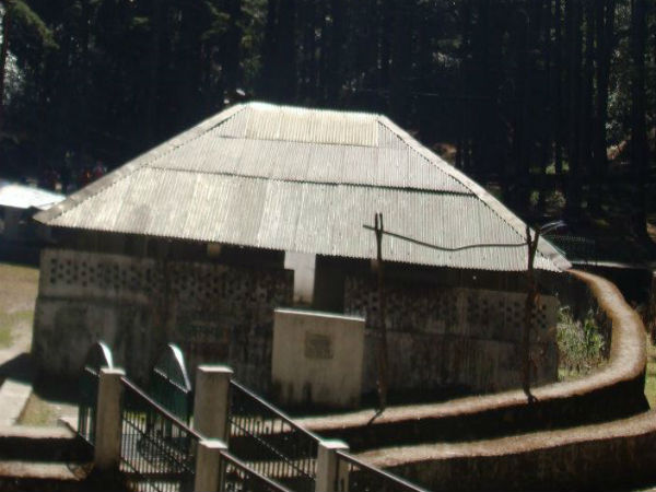 ಕೆರೆಯಲ್ಲಿ ಸ್ನಾನ ಮಾಡಬೇಕು