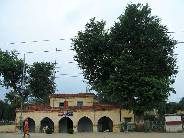 ರೈಲಿನ ಮೂಲಕ ತಲುಪುವುದು ಹೇಗೆ?