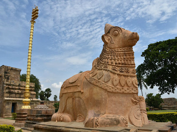 13.5 ಅಡಿ ಎತ್ತರದ ಶಿವಲಿಂಗ 13.5 ಅಡಿ ಎತ್ತರದ ಶಿವಲಿಂಗ