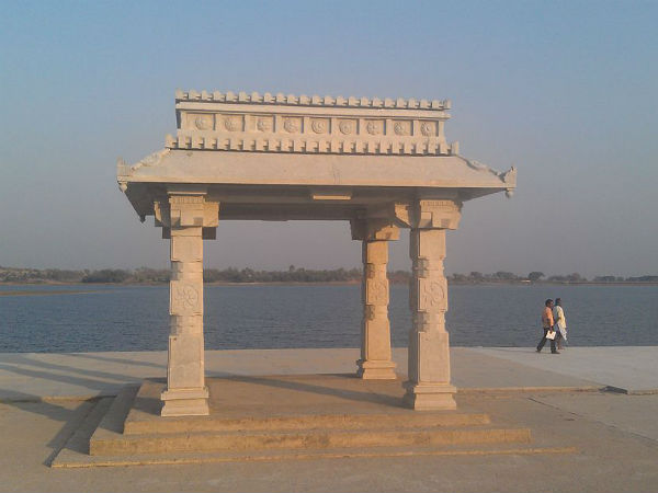 12 ನೇ ಶತಮಾನದ ದೇವಸ್ಥಾನ