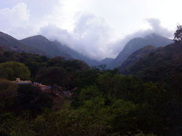  ಮಹೇಂದ್ರಗಿರಿ ಪರ್ವತದ ಮೇಲಿದೆ 