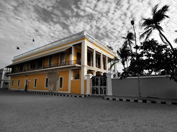 ಫ್ರೆಂಚ್ ವಿಲ್ಲಾ ಸುತ್ತ ಸೈಕಲಲ್ಲಿ ಸುತ್ತಾಡಿ