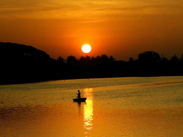 ಸೂರ್ಯೋದಯ ಮತ್ತು ಸೂರ್ಯಾಸ್ತವನ್ನು ಇಲ್ಲಿ ವೀಕ್ಷಿಸಿ