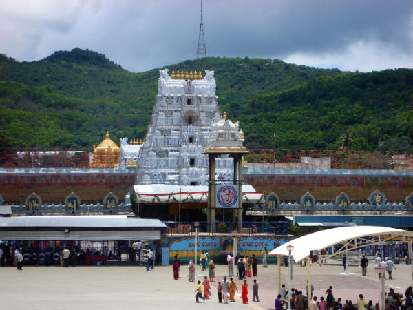 2. ತಿರುಮಲ ತಿರುಪತಿ ವೆಂಕಟೇಶ್ವರ ದೇವಸ್ಥಾನ, ಆಂಧ್ರಪ್ರದೇಶ 2. ತಿರುಮಲ ತಿರುಪತಿ ವೆಂಕಟೇಶ್ವರ ದೇವಸ್ಥಾನ, ಆಂಧ್ರಪ್ರದೇಶ