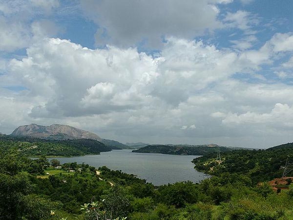 ಚೆನ್ನಪಟ್ಟಣ - ಬೆಂಗಳೂರಿನಿಂದ ದೂರ: 66.7 ಕಿ.ಮೀ