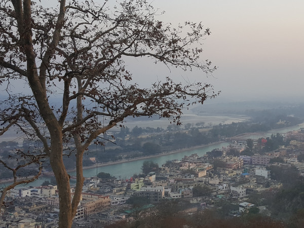 ಮಾನಸ ದೇವಿ ದೇವಸ್ಥಾನದ ದಾರಿ