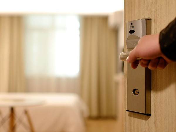 ಹೋಟೆಲ್ ಅನ್ನು ಬಹಳ ಎಚ್ಚರಿಕೆಯಿಂದ ಆರಿಸಿ 