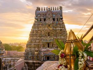 മധുര മീനാക്ഷി ക്ഷേത്ര കുംഭാഭിഷേകം: ദർശന നിയന്ത്രണങ്ങളും യാത്രാ വിവരങ്ങളും; ഭക്തർ ശ്രദ്ധിക്കാൻ
